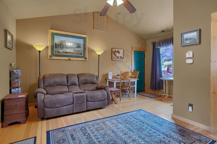 Rocky Mountain Lodge