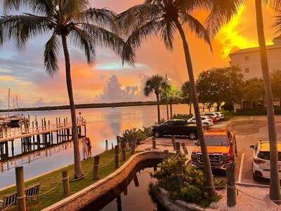 Doc Ford's Rum Bar & Grille - Jungle Terrace