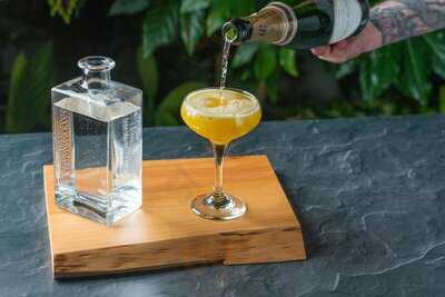 The Bar At Chihuly Garden And Glass