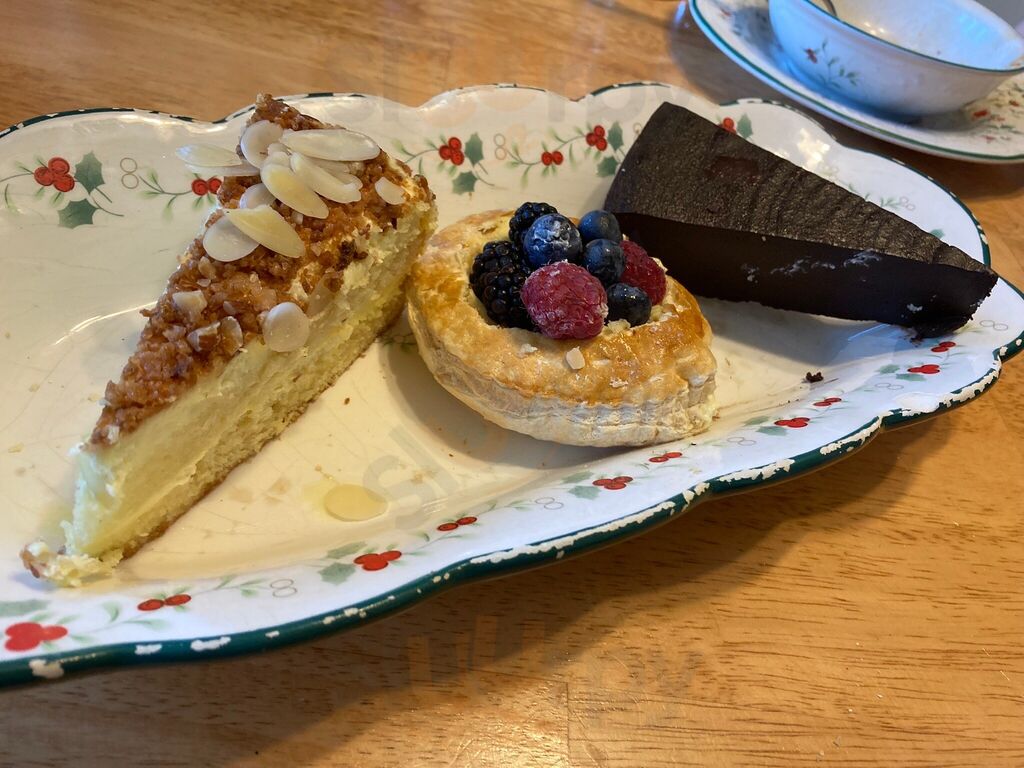 Le Vingt-trois Cafe & Bakery