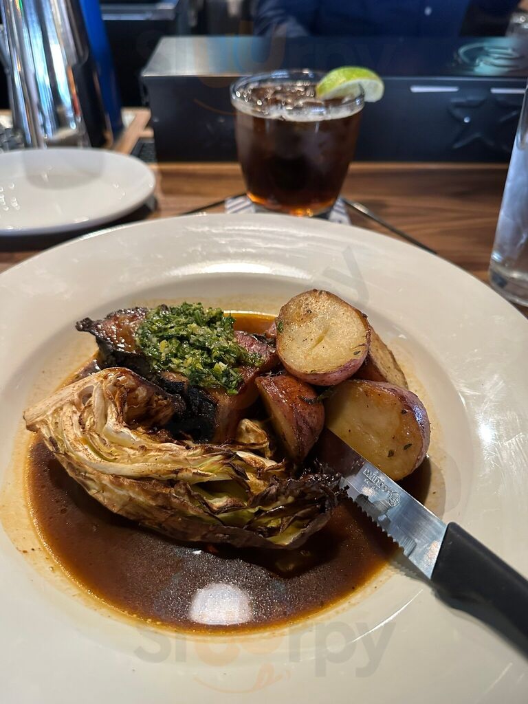 Enzo Bistro & Wine Bar