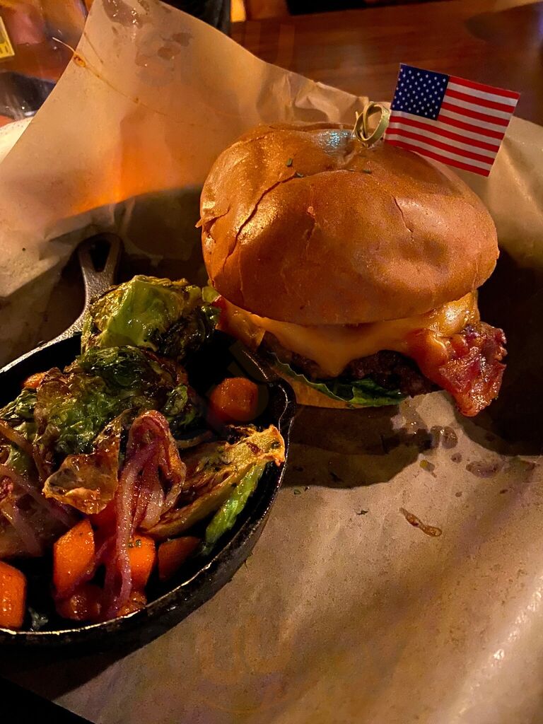Hogan's Irish Pub