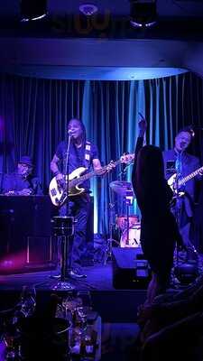 Easy Donuts, Coffee & Cocktails