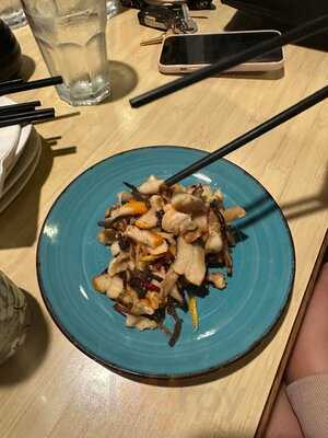 Maru Sushi & Ramen Bar