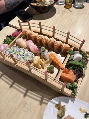 Maru Sushi & Ramen Bar