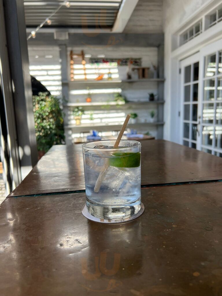 Caya Restaurant