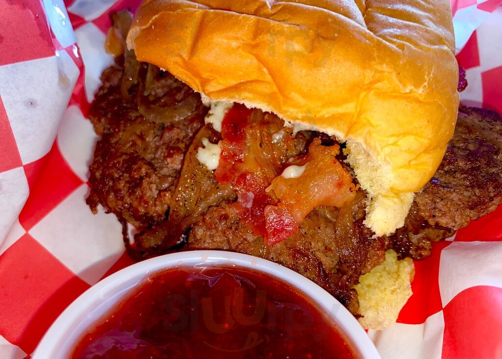 Cledis Burgers & Beer Garden