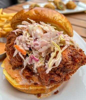 Draftkings Sports & Social Troy