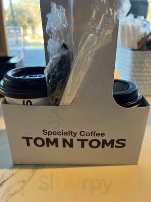 Tom N Toms Coffee