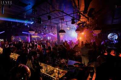 Level Restaurant & Bar