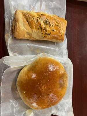 Kamboat Bakery & Cafe