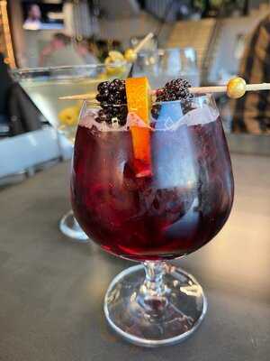 Watch & Warrant Restaurant And Bar