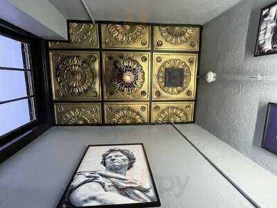 Watch & Warrant Restaurant And Bar