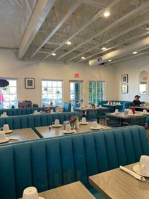 Fay's Diner & Cafe