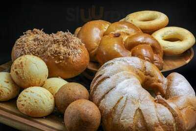 Mecatos Bakery & Café