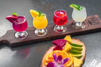 Take The Bait Seafood Bar