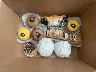 Robely Cafe & French Bakery