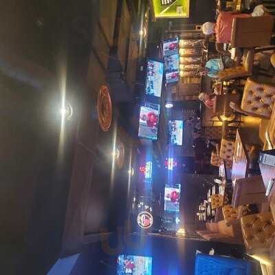 Old Tom's Sports Bar Kendall