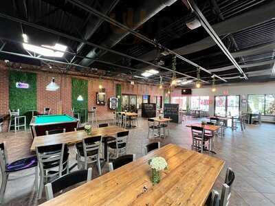 Central Parke Bar & Grill