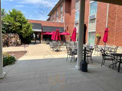 Central Parke Bar & Grill