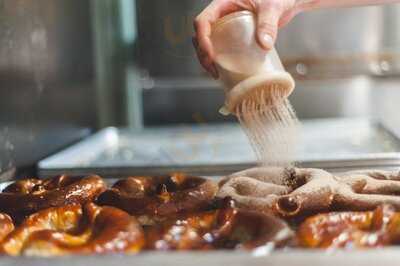 Gnarly Knots Pretzel Company