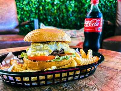 Mecatos Bakery & Cafe