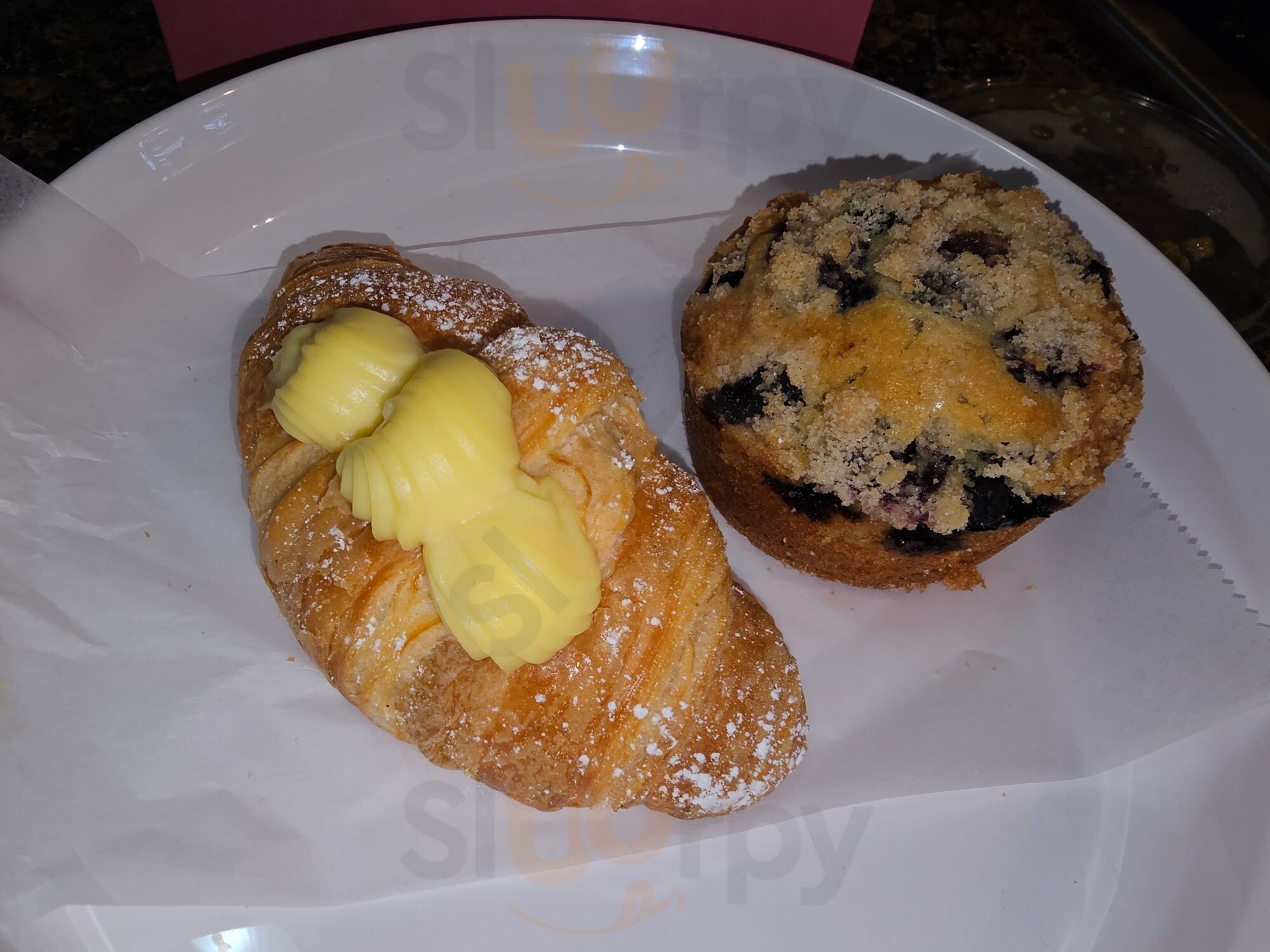 Cravings And More Bakery