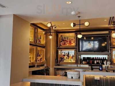 Gold Coast Kitchen + Cocktails