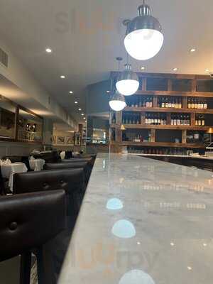 Benny John's Bar And Grill