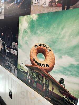 Randy's Donuts