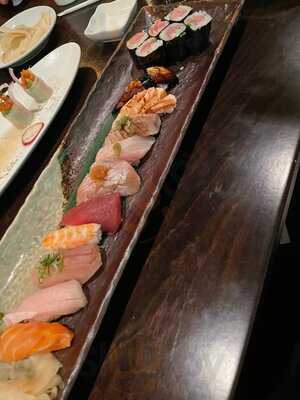 Taru Sushi And Sake House