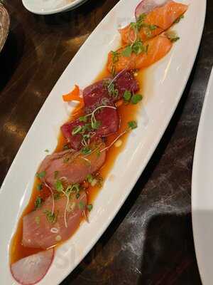 Taru Sushi And Sake House