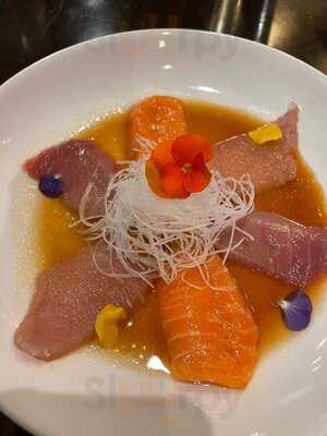 Taru Sushi And Sake House