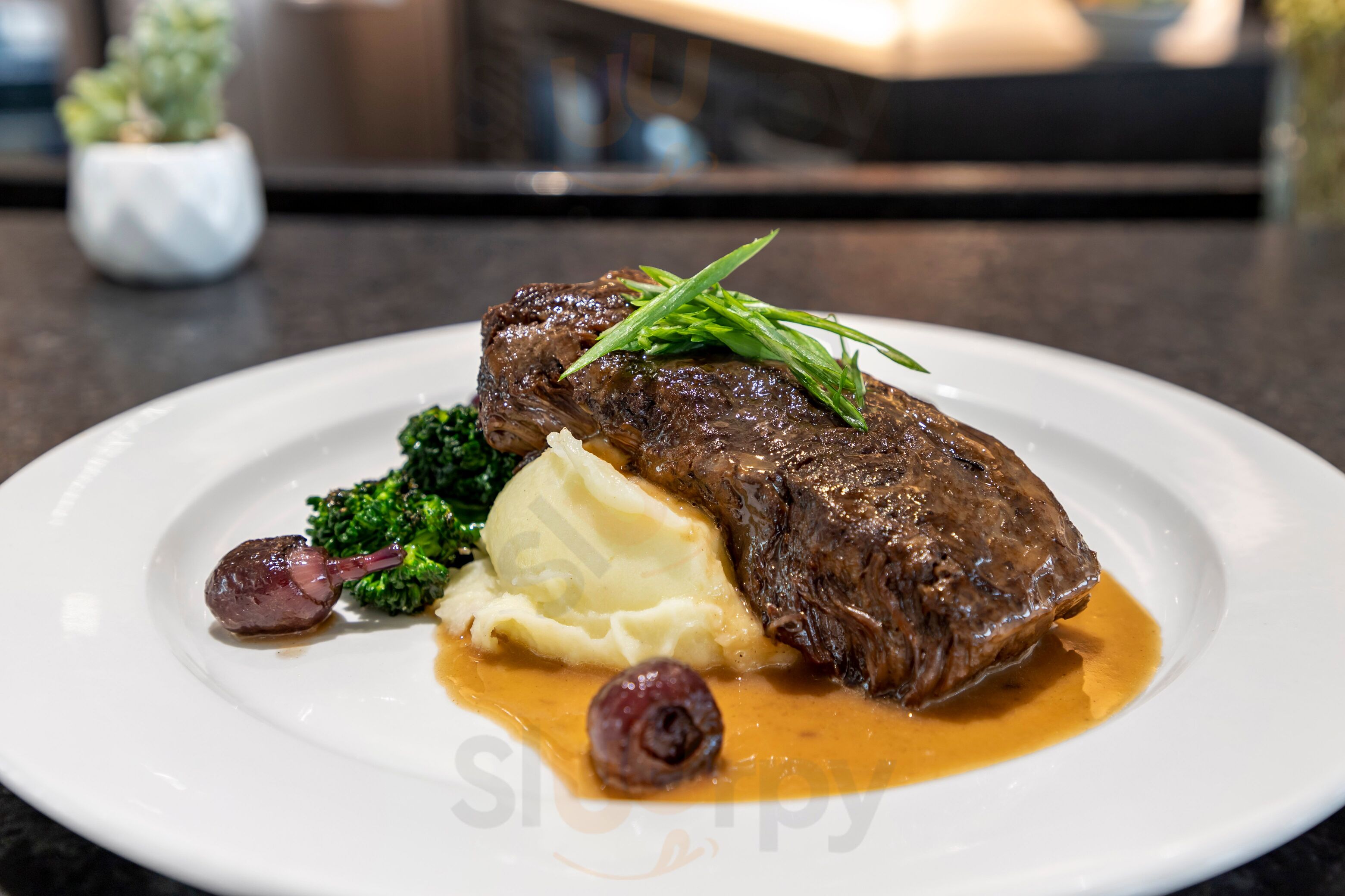 Uptown Lounge Craft Kitchen & Cocktails