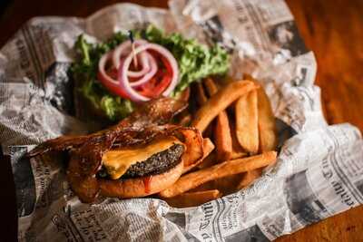 Mccreary's Irish Pub & Eatery