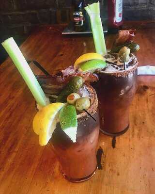 Mccreary's Irish Pub & Eatery