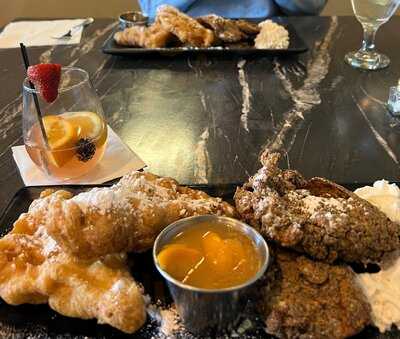 Chesa's Bistro And Bar