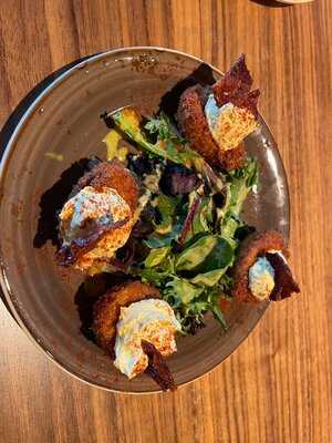 Lazy Dog Restaurant & Bar