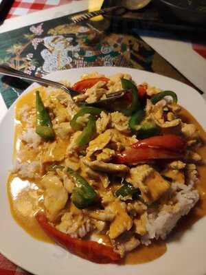 Orange Pepper Thai Sushi