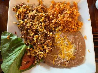 Lalos Family Restaurant