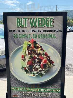 Petro's Chili & Chips