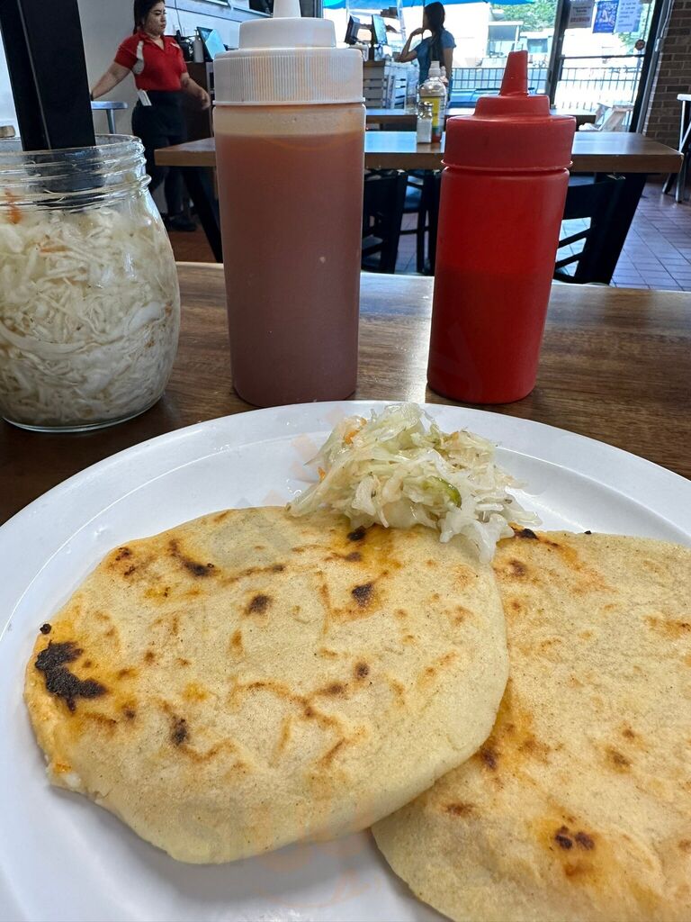 Pupuseria La Estrella