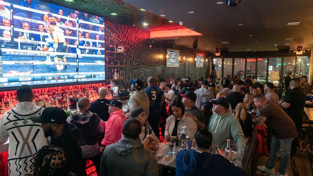 Agua E Coco Bar & Grill