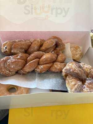 Kelly’s Donuts