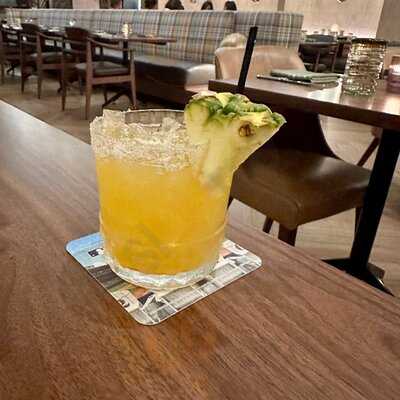 Alder & Ash | Bar & Grill