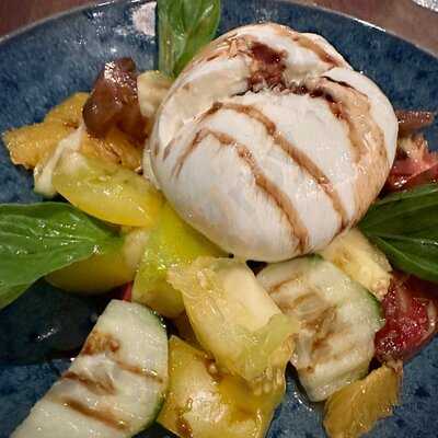 Alder & Ash | Bar & Grill