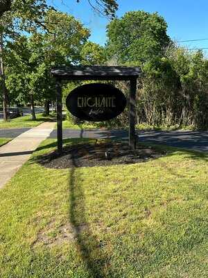 Enchante Bistro