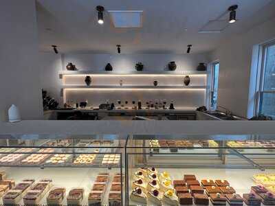 Hinar Dessert Bar And Cafe