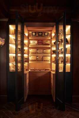 The Cigar And Whiskey Bar