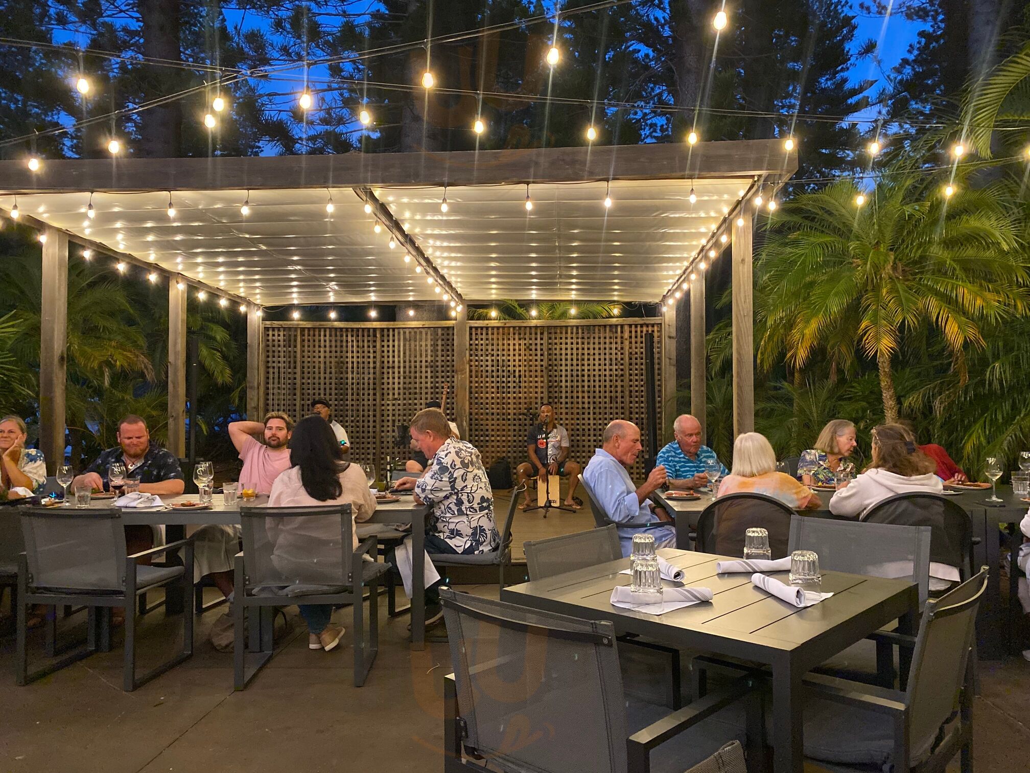 Lanai City Bar & Grill